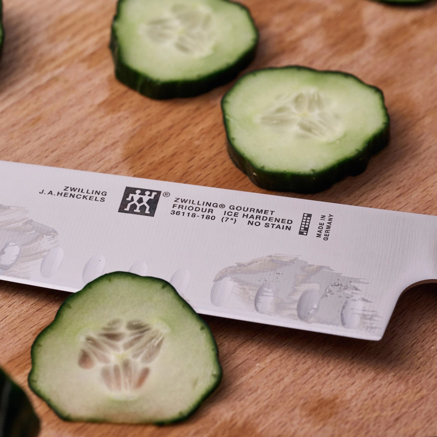 ZWILLING Gourmet Santokumesser m. Kullen, 180 mm