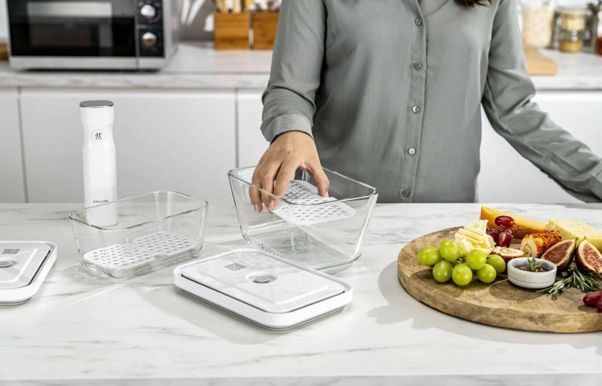 2er Set Vakuum Zubehörset Abtrg Gitter M/L Weiss in Weiss präsentiert im Onlineshop von KAQTU Design AG. Aufbewahrungsbehälter ist von Zwilling