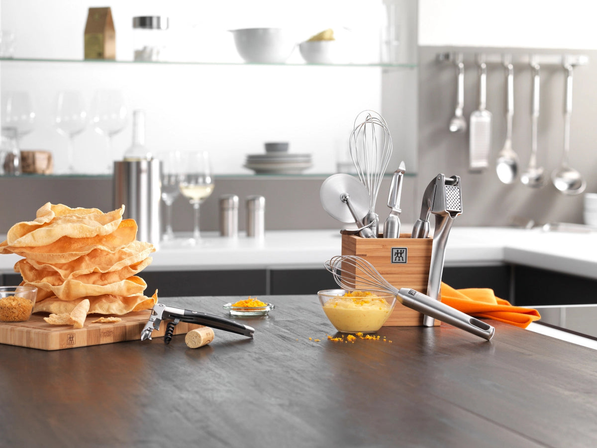 Pro Reislöffel, Silikon, 28.7cm in Silber präsentiert im Onlineshop von KAQTU Design AG. Schöpflöffel ist von Zwilling