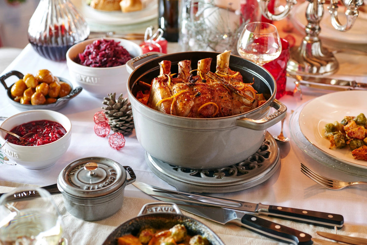 Cocotte rund 8.35l in Silber präsentiert im Onlineshop von KAQTU Design AG.  ist von Staub