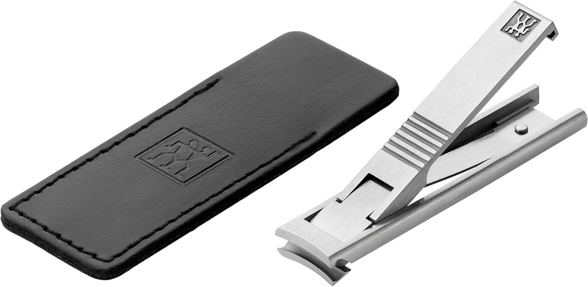 TWIN S Nagelknipser, mattiert im Lederetui, 60 mm in Silber präsentiert im Onlineshop von KAQTU Design AG. Pflege ist von Zwilling Beauty
