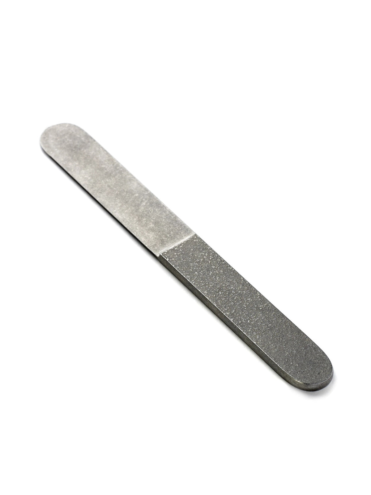 Silbernes Tafelmesser Surface von Serax aus Edelstahl in schmaler, flacher Form