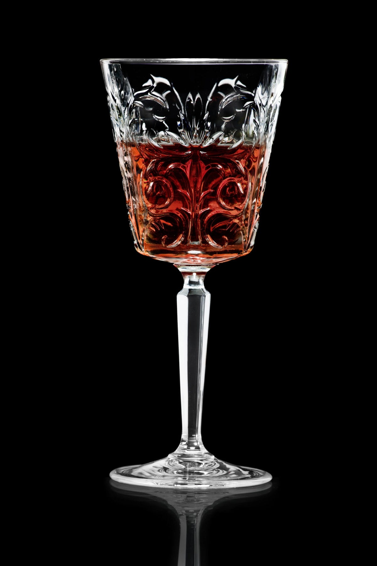 Sechs transparente Weingläser aus Glas der Serie Tattoo von RCR, klassische Kelchform, Höhe 19.4 cm, Durchmesser 8.8 cm, 29 cl Fassungsvermögen.