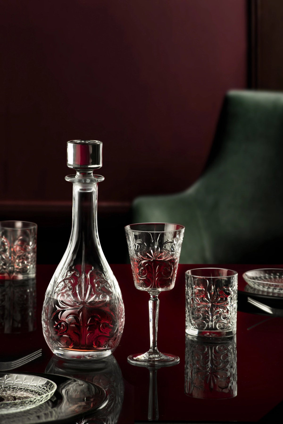 Sechs transparente Weingläser aus Glas der Serie Tattoo von RCR, klassische Kelchform, Höhe 19.4 cm, Durchmesser 8.8 cm, 29 cl Fassungsvermögen.