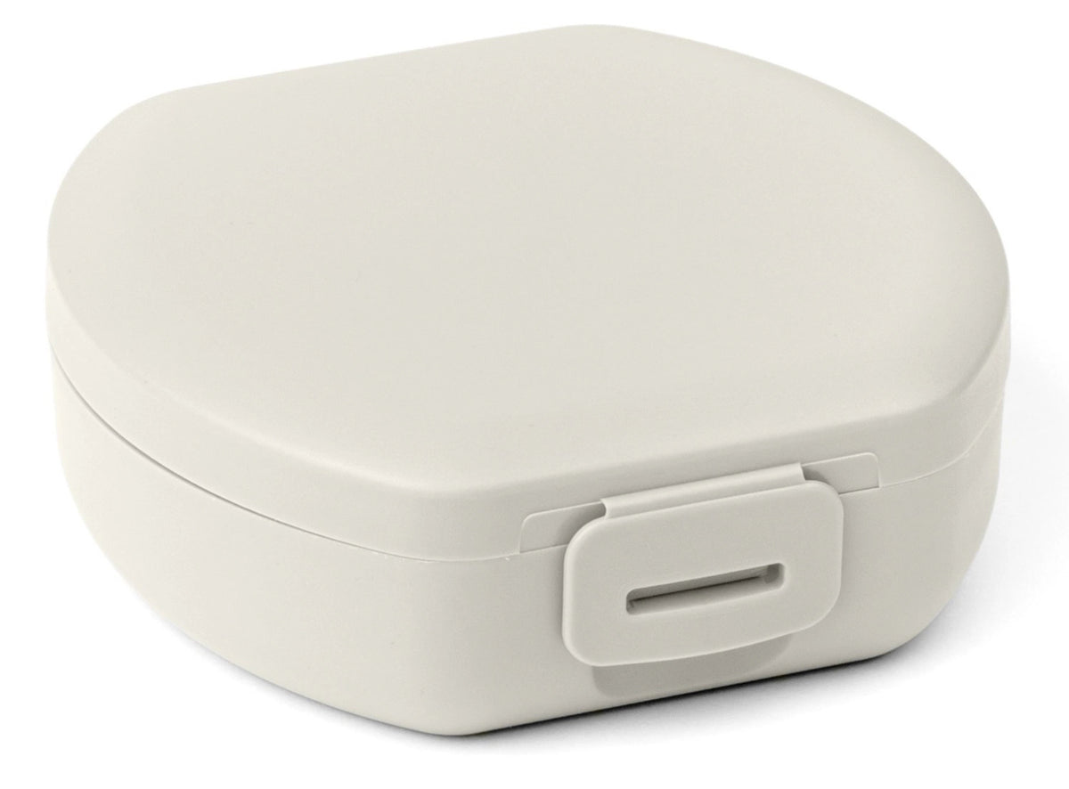 AMUSE BASIC Snackbox rund 112x110x40 SAND in Beige präsentiert im Onlineshop von KAQTU Design AG. Snackbox ist von Amuse
