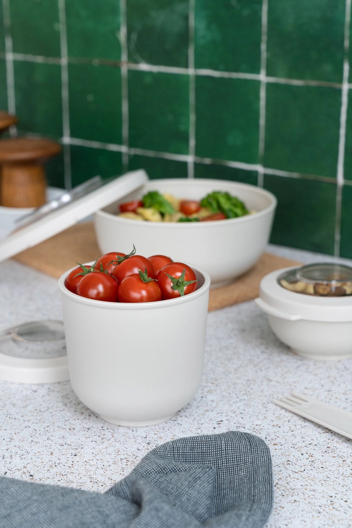 Amuse Life Lunch Schüssel 500ml Ø104X86mm Beige in Beige präsentiert im Onlineshop von KAQTU Design AG. Snackbox ist von Amuse