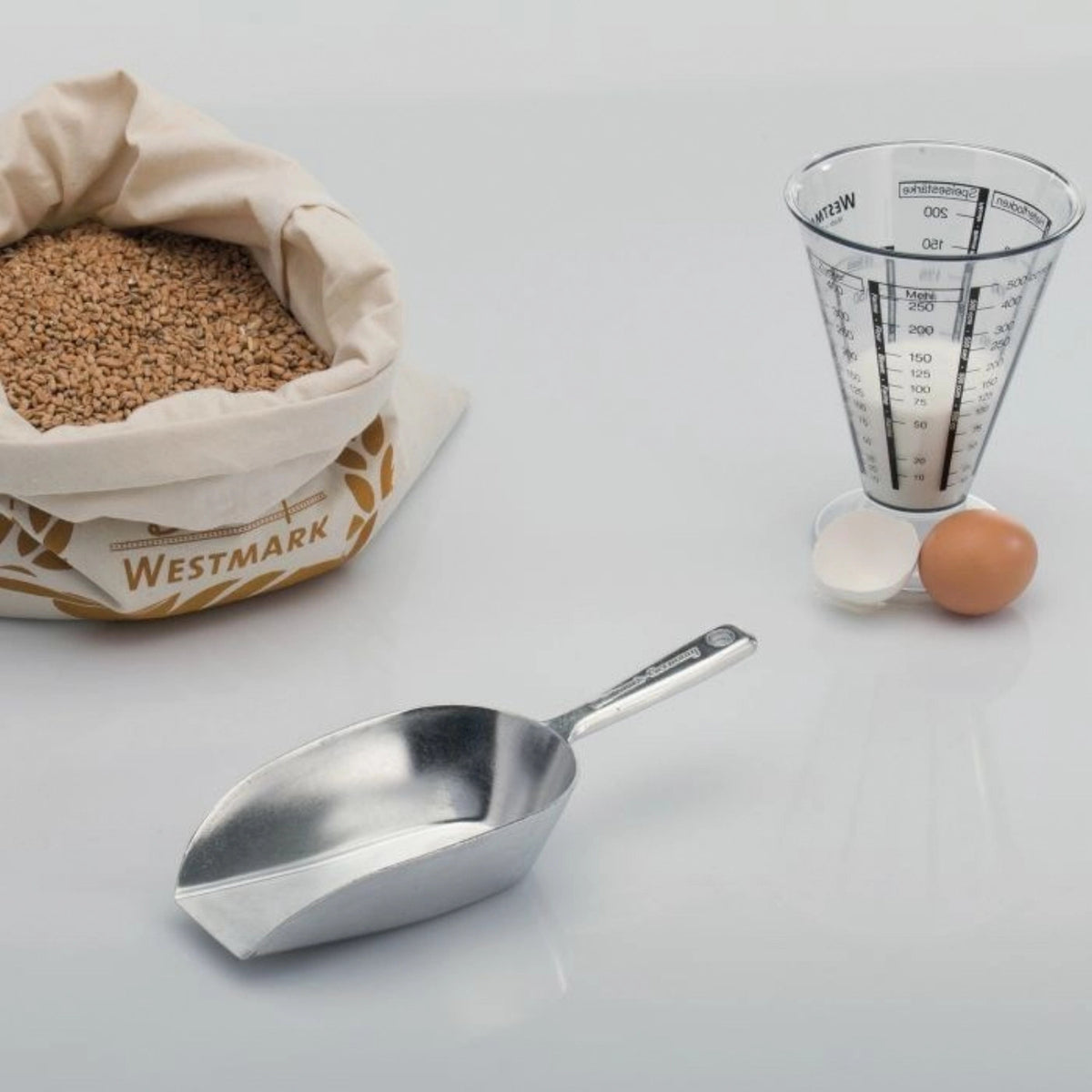Haushaltsschaufel Hygia, 21x7x4cm, 210ml in Silber präsentiert im Onlineshop von KAQTU Design AG. Backutensilien ist von Westmark