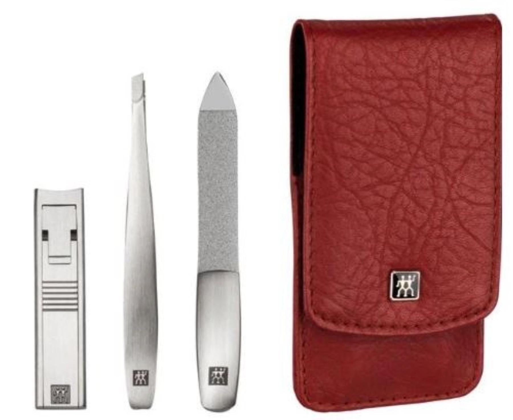 Elegantes rotes 3-teiliges Taschen-Etui von Zwilling Beauty, ideal für die Aufbewahrung von Körperpflegeprodukten unterwegs.