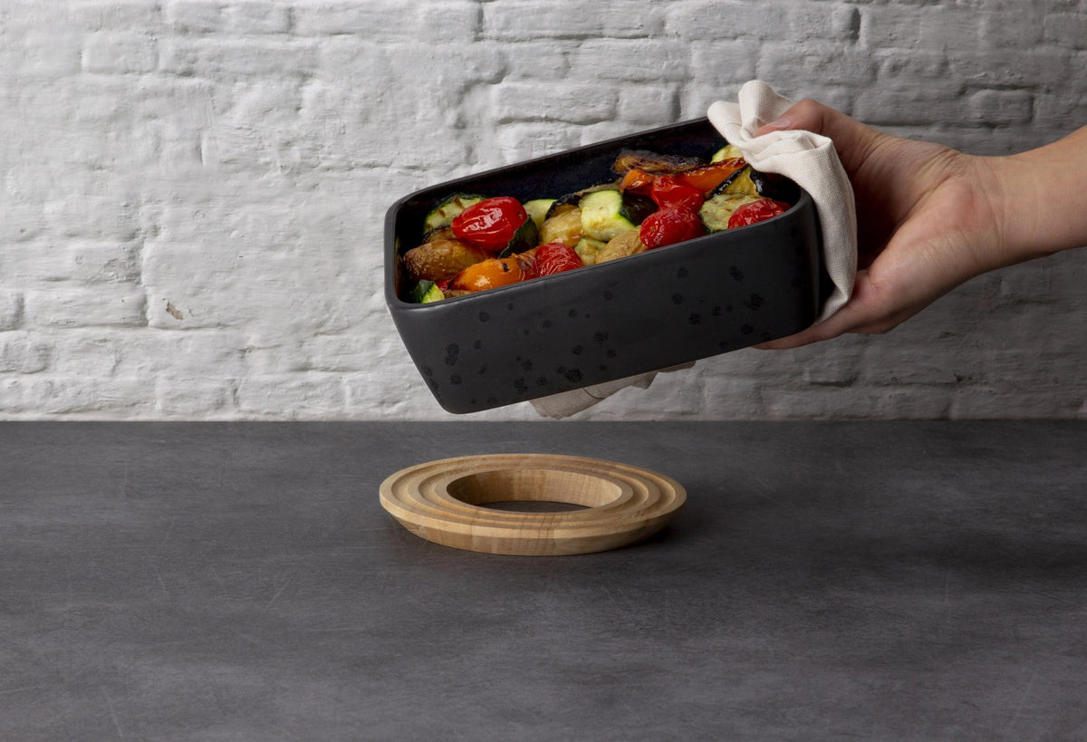 Gummibaum Untersetzer rund,  Ø 21x1.5cm in Braun präsentiert im Onlineshop von KAQTU Design AG. Pfannenuntersatz ist von Continenta