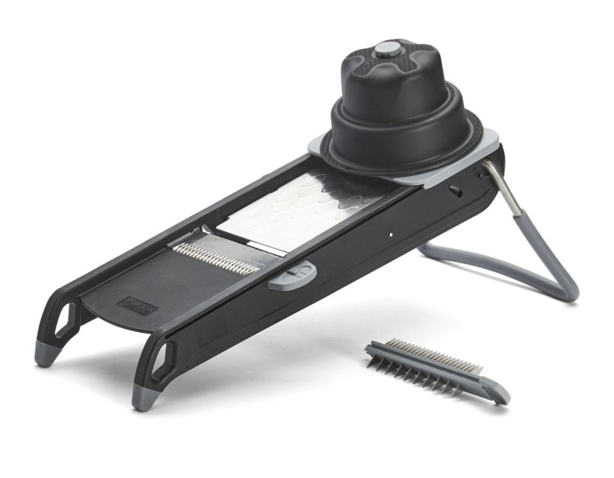 Mandoline Swing Plus schwarz in Schwarz präsentiert im Onlineshop von KAQTU Design AG. Küchenhelfer ist von de Buyer