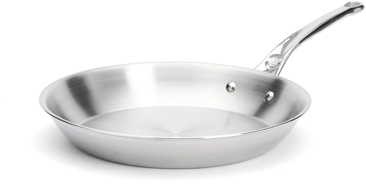 AFFINITY Bratpfanne unbeschichtet Ø 28cm, Induktion in Silber präsentiert im Onlineshop von KAQTU Design AG. Bratpfanne ist von de Buyer