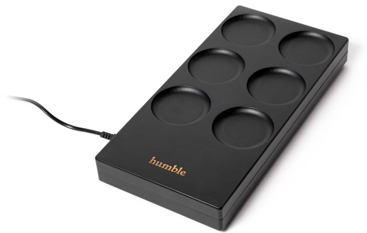 Wireless charger 6 dock black CE in Schwarz präsentiert im Onlineshop von KAQTU Design AG. Ladegerät ist von Humble Light