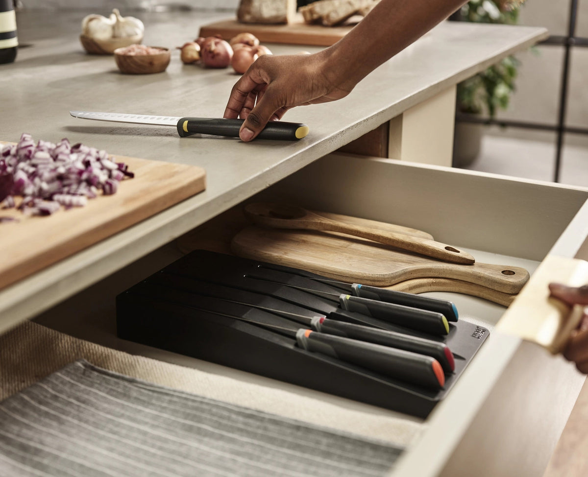 Elevate Knives Store 5tlg. MesserSet Schub.Aufbewahrungsein. in Mehrfarbig präsentiert im Onlineshop von KAQTU Design AG. Küchenhelfer ist von Joseph Joseph