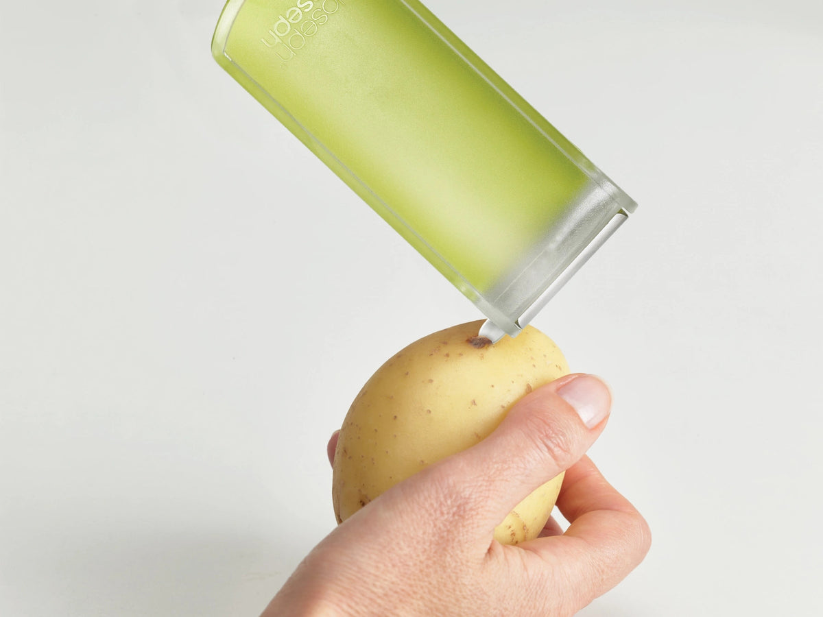 PeelStore Schäler mit integrierter Abfallschale in Grün präsentiert im Onlineshop von KAQTU Design AG. Schäler ist von Joseph Joseph