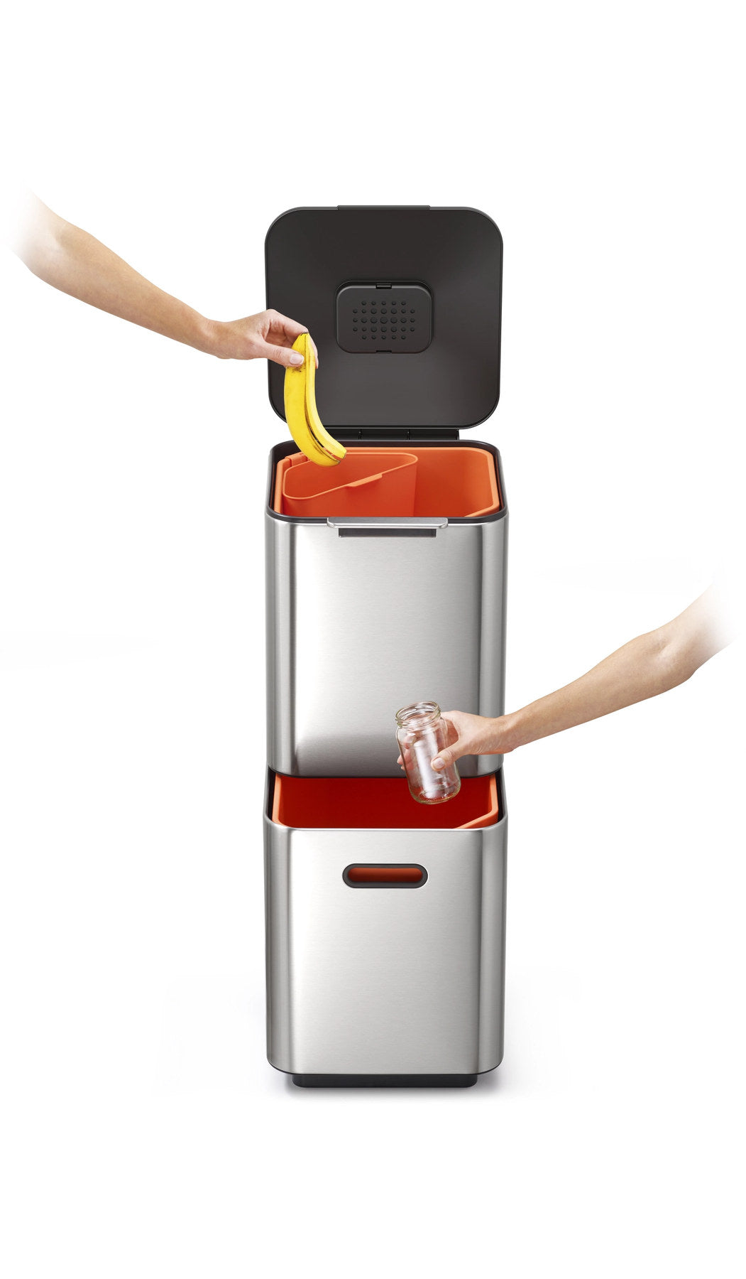 Totem Compact 40L, edelstahl in Silber präsentiert im Onlineshop von KAQTU Design AG. Mülleimer ist von Joseph Joseph
