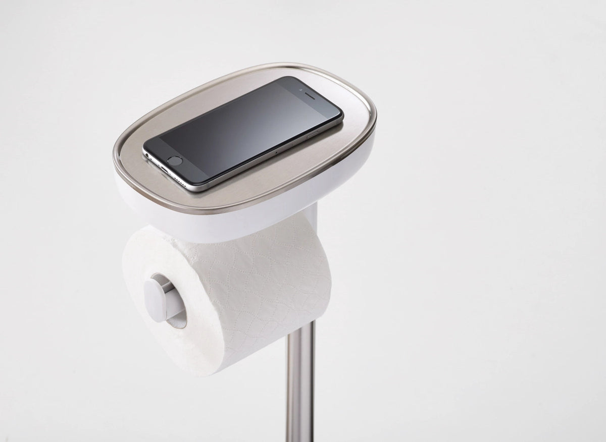 EasyStore Toilettenpapier-Ständer mit Bürste in Weiss präsentiert im Onlineshop von KAQTU Design AG. Toilettenartikel ist von Joseph Joseph