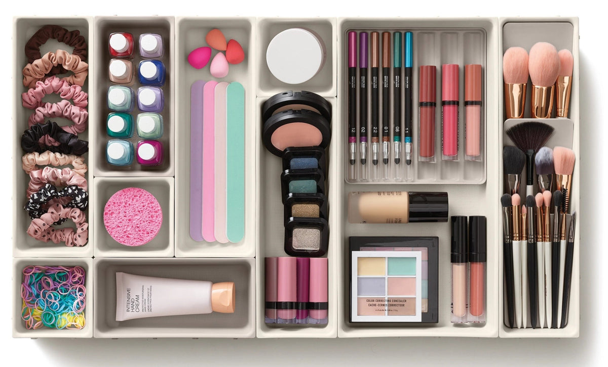 Viva 12 tlg. Makeup Organiser Set Shell in Beige präsentiert im Onlineshop von KAQTU Design AG. Pflege ist von Joseph Joseph