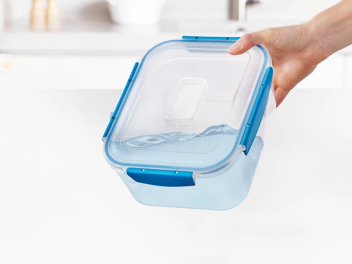 Nest Lock multicolor Vorratsdosenset 5-tlg. in Mehrfarbig präsentiert im Onlineshop von KAQTU Design AG. Aufbewahrungsdose ist von Joseph Joseph