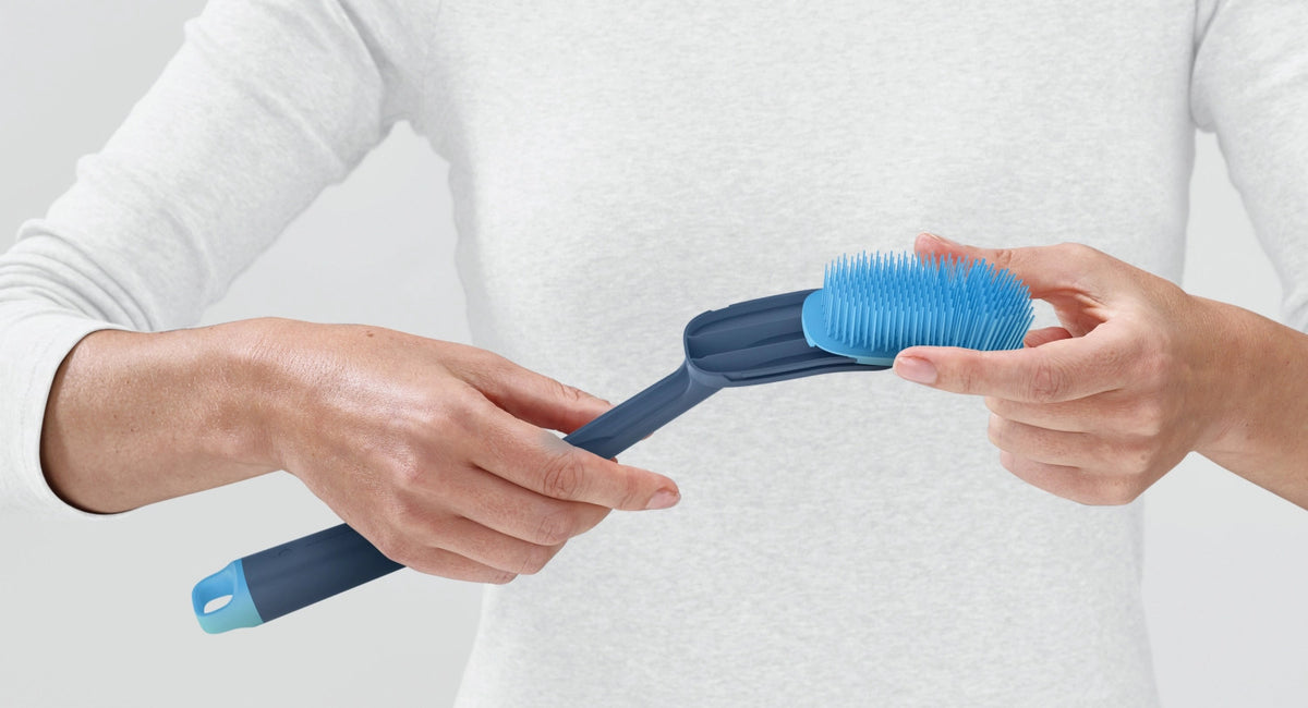 CleanTech Spülbürsten- und Schrubber-Set 2tlg. Blau in Blau präsentiert im Onlineshop von KAQTU Design AG. Reinigung & Wäsche ist von Joseph Joseph