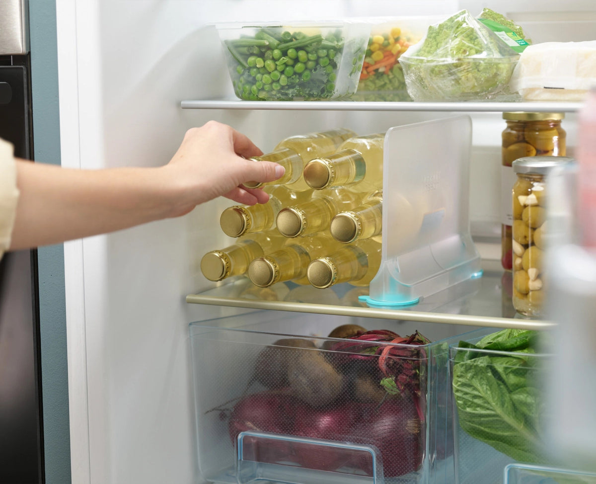 FridgeStore Trennwand in Blau präsentiert im Onlineshop von KAQTU Design AG. Aufbewahrungsbehälter ist von Joseph Joseph