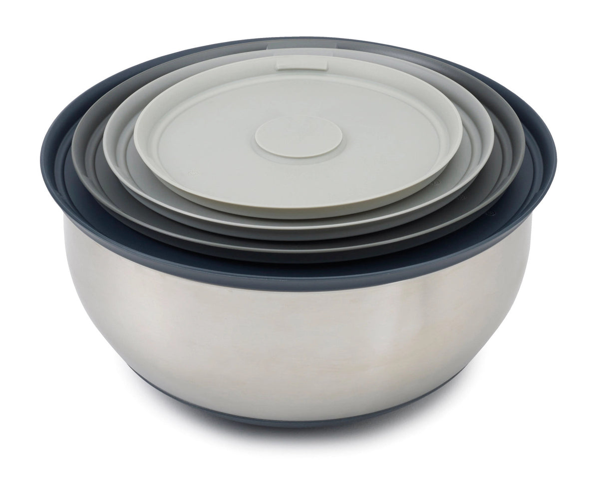Nest Steel Collection Schüsselset 4-tlg. in Silber präsentiert im Onlineshop von KAQTU Design AG. Küchenhelfer ist von Joseph Joseph