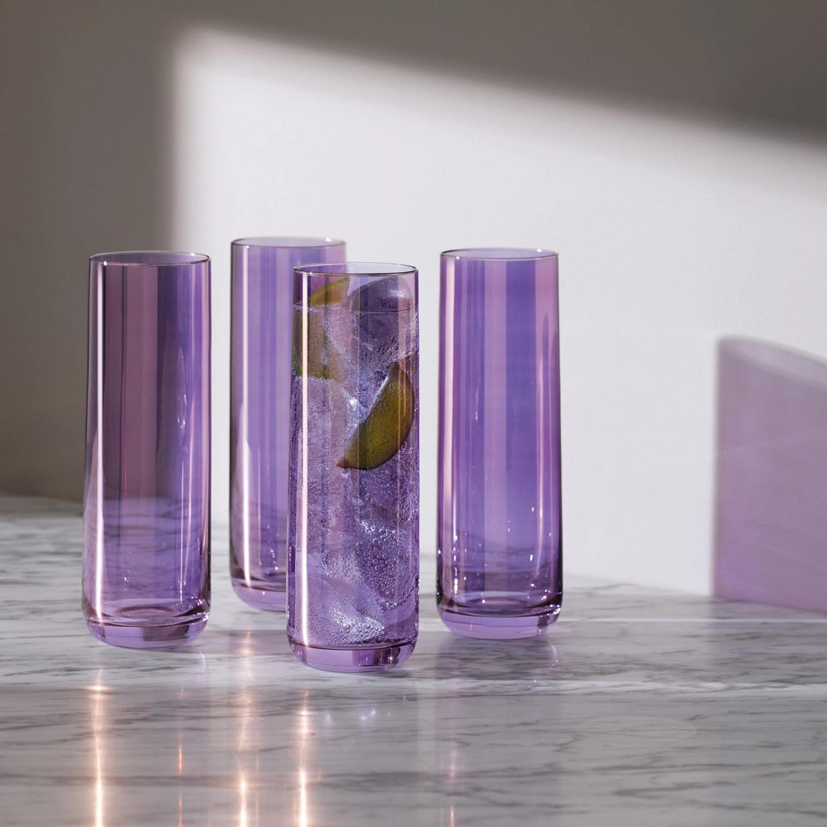 4er Set Aurora Longdrinkglas 420ml polar violet in Violett präsentiert im Onlineshop von KAQTU Design AG. Cocktailgläser ist von LSA