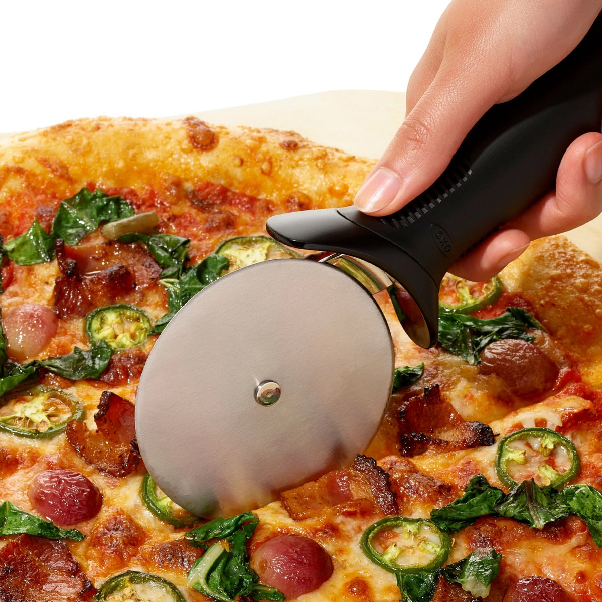 Good Grips Pizzarad D10cm in Schwarz präsentiert im Onlineshop von KAQTU Design AG. Pizza ist von OXO