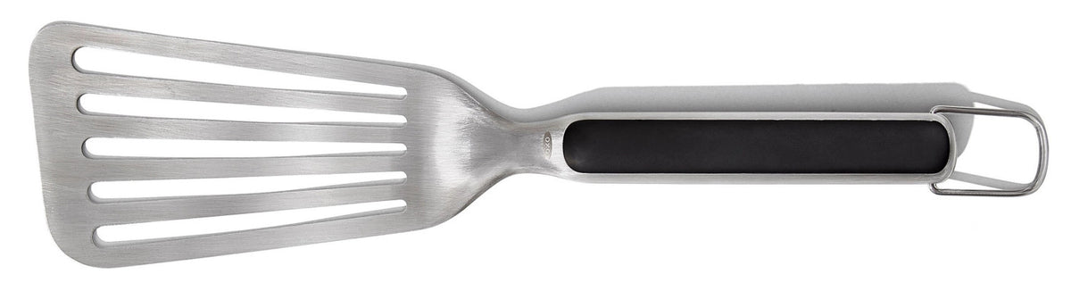 Good Grips Grillwender Edelstahl mit antirutsch Griff in Silber präsentiert im Onlineshop von KAQTU Design AG. Grillzubehör ist von OXO