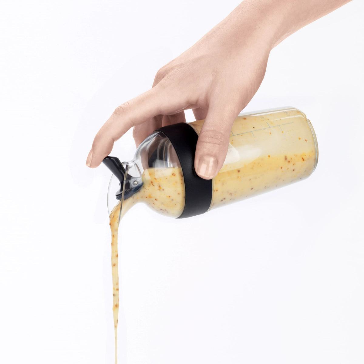 Salatdressing Shaker klein 240ml, schwarz in Schwarz präsentiert im Onlineshop von KAQTU Design AG. Salatzubehör ist von OXO