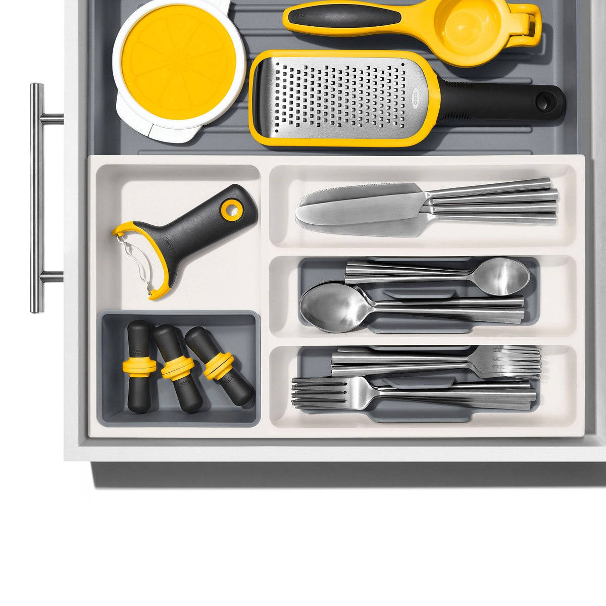OXO Good Grips Schubladeneinlage erweiterbar in Grau präsentiert im Onlineshop von KAQTU Design AG. Aufbewahrungsbehälter ist von OXO