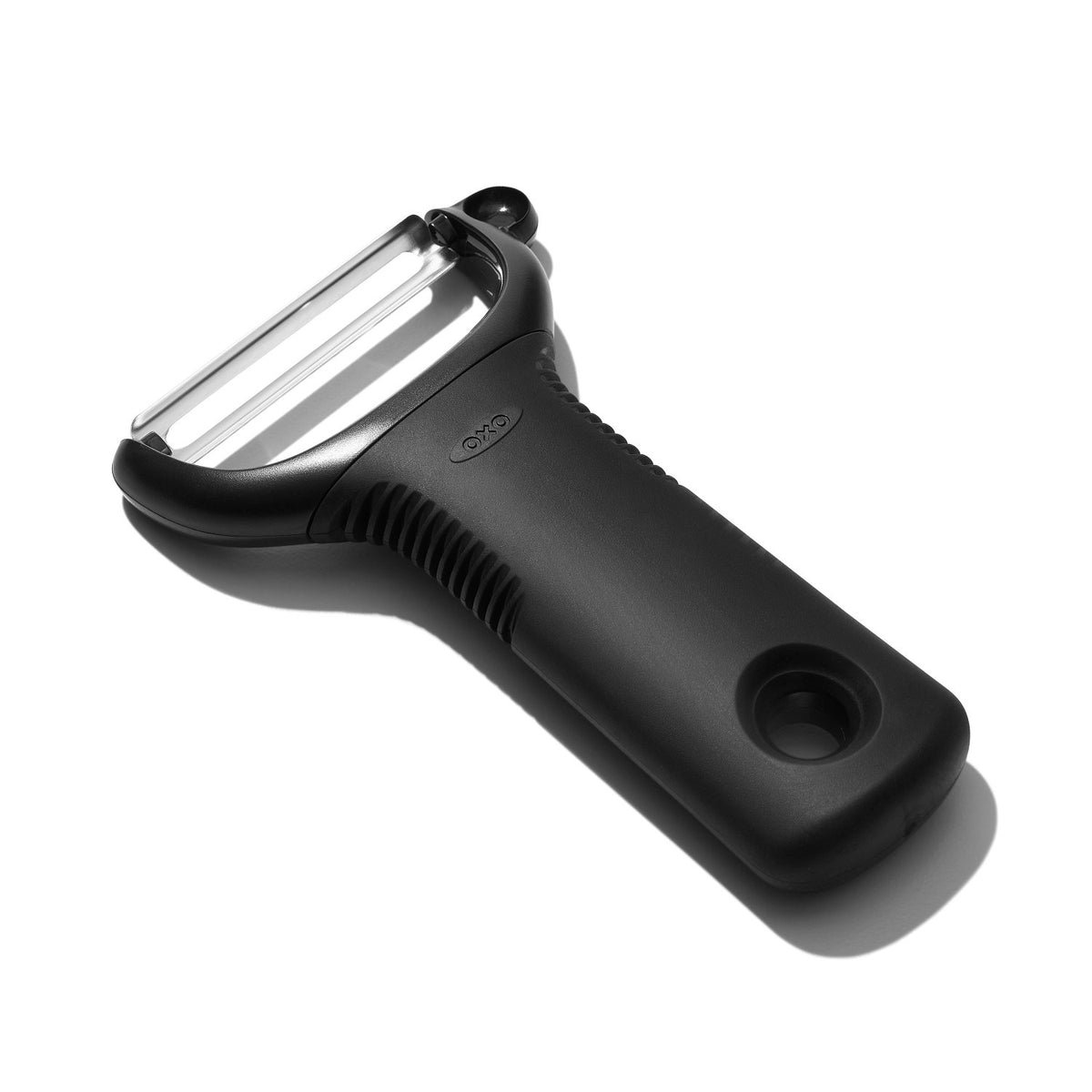 Y-Schäler 15.2 cm in Schwarz präsentiert im Onlineshop von KAQTU Design AG. Küchenhelfer ist von OXO