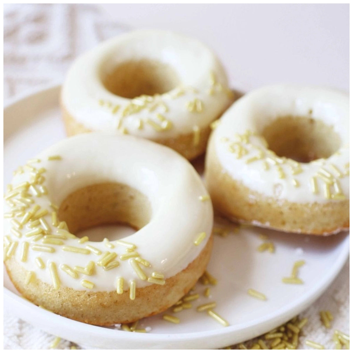 6er Silikonbackform Donuts in Pink präsentiert im Onlineshop von KAQTU Design AG. Backform / Backblech ist von Scrap Cooking