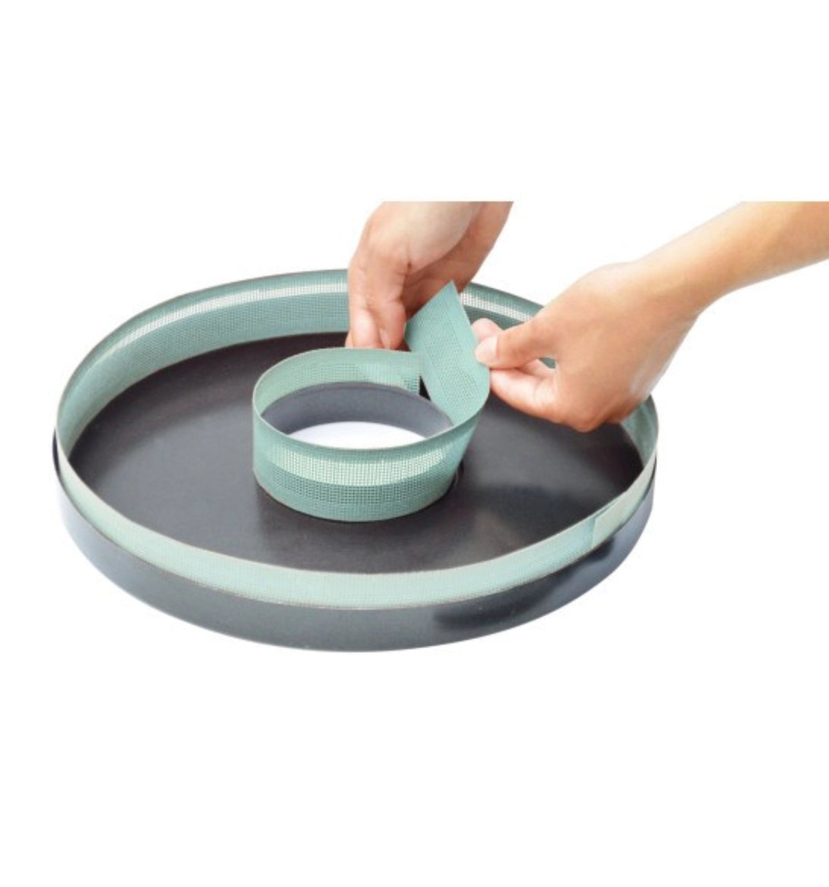 Backband Silikon perforiert H4cm x 200cm in Grün präsentiert im Onlineshop von KAQTU Design AG. Küchenhelfer ist von Scrap Cooking