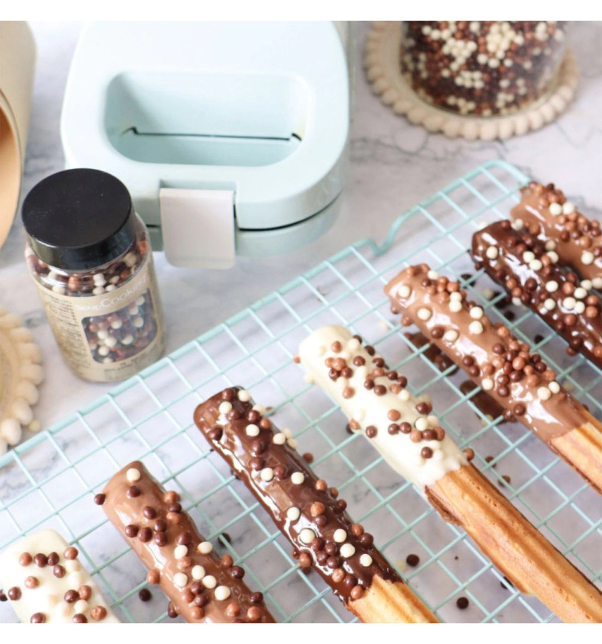 Churros Factory in Grün präsentiert im Onlineshop von KAQTU Design AG. Küchengerät ist von Scrap Cooking