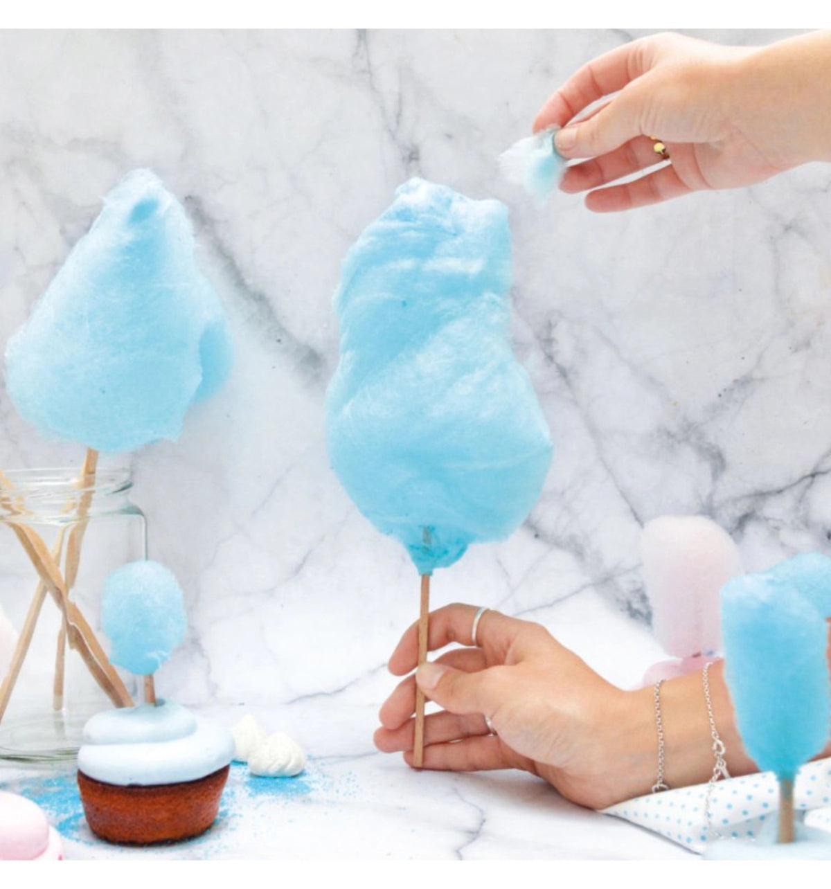 Fertigmischung Zuckerwatte Cola Aroma 160g in Blau präsentiert im Onlineshop von KAQTU Design AG. Zutaten ist von Scrap Cooking