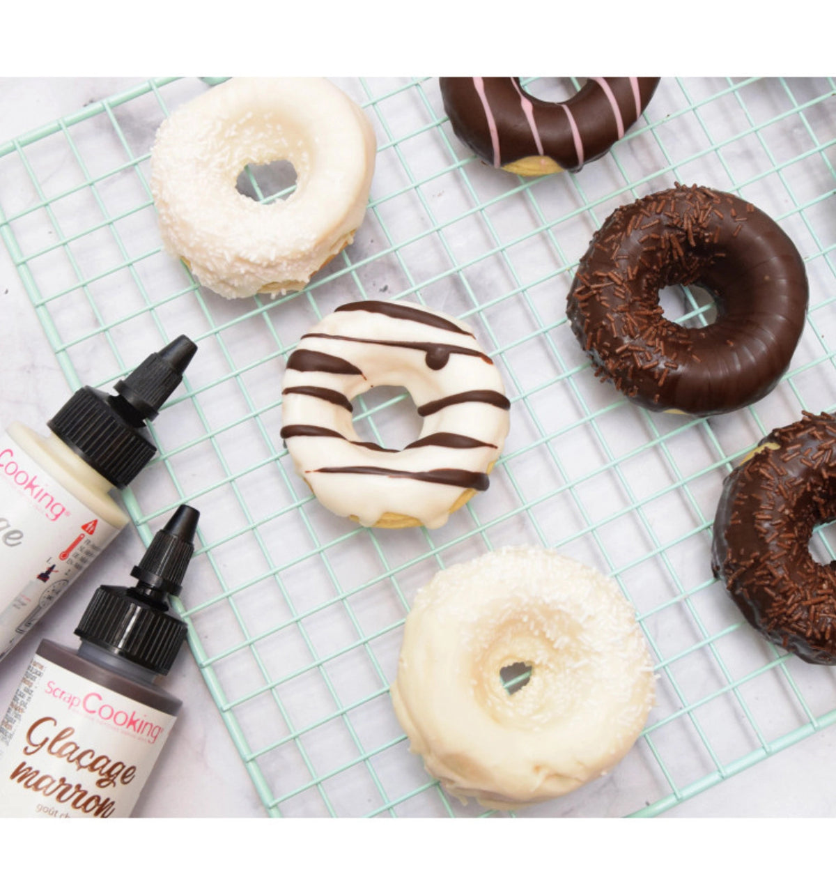 Schokoladengeschmacksglasur Drip Cake, braun 130g in Braun präsentiert im Onlineshop von KAQTU Design AG. Zutaten ist von Scrap Cooking