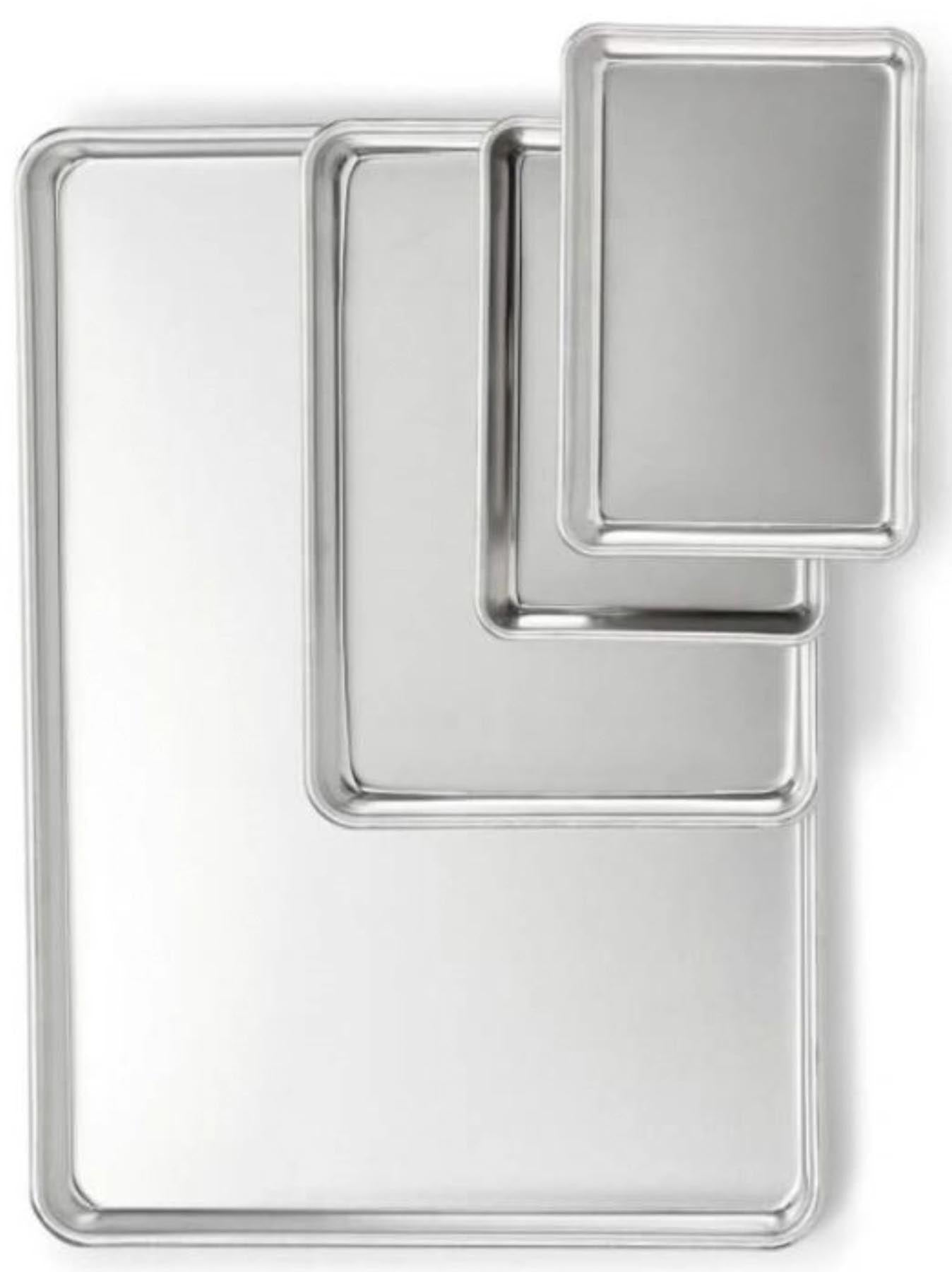 Blech 24.1x33x2.54cm, Aluminium in Weiss präsentiert im Onlineshop von KAQTU Design AG. Backform / Backblech ist von Vollrath