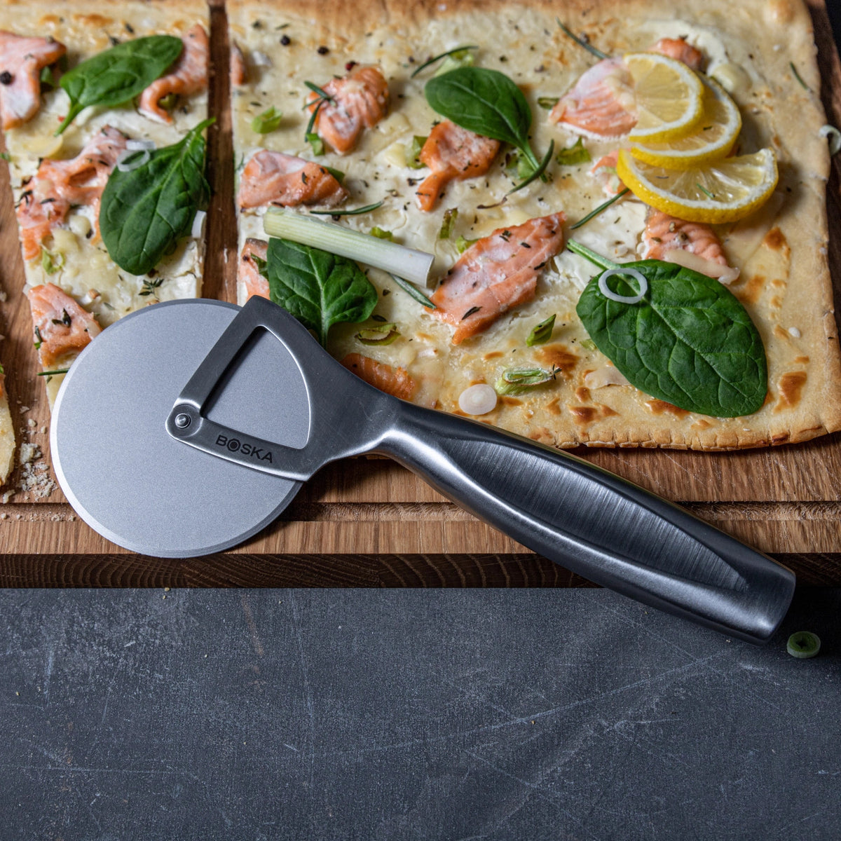 Monaco+ Pizzarad in Silber präsentiert im Onlineshop von KAQTU Design AG. Pizza ist von Boska