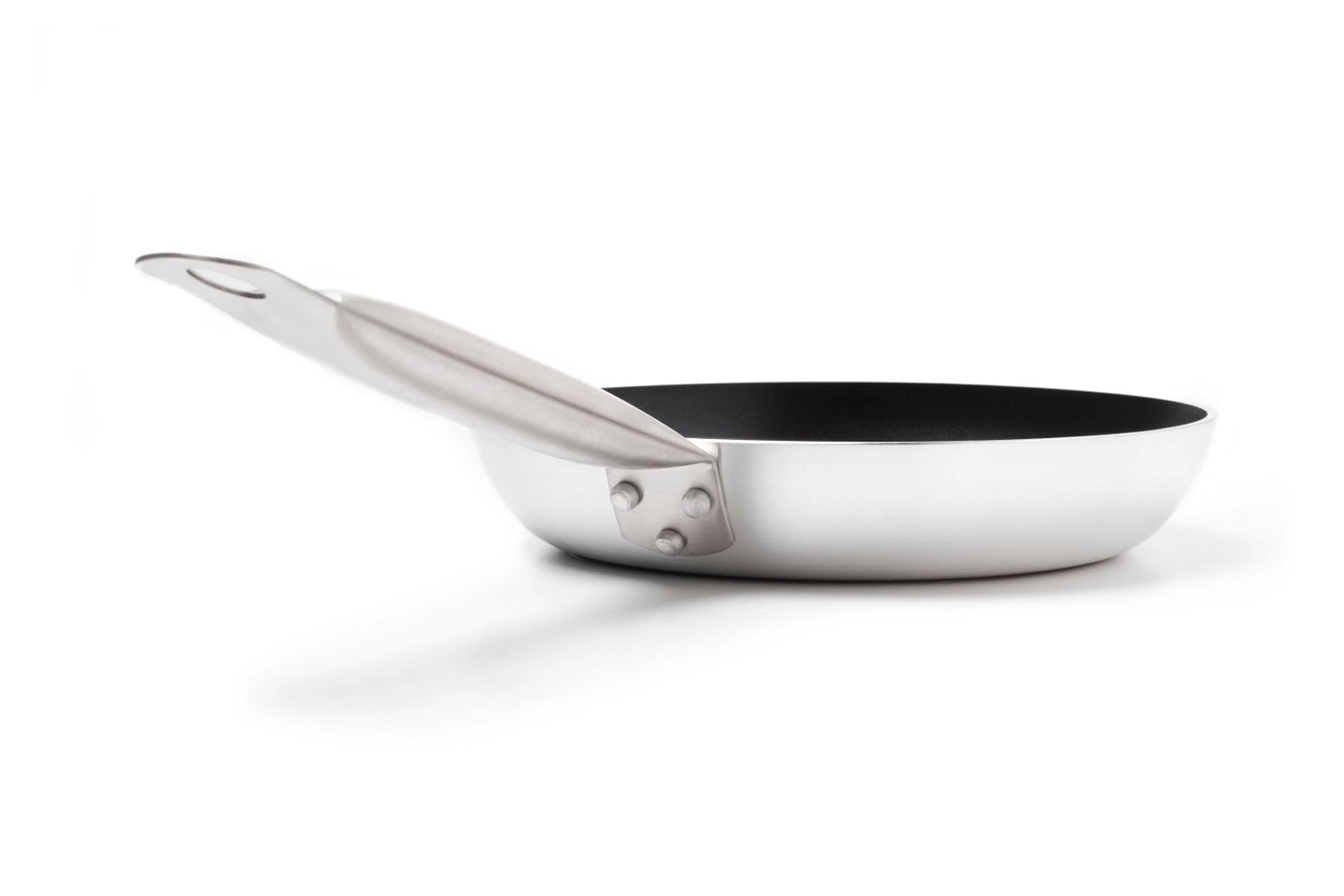 Hochwertige Teide Bratpfanne mit 28 cm Durchmesser, perfekt für Induktion, in modernem Schwarz für gleichmäßiges Braten und ansprechende Optik.