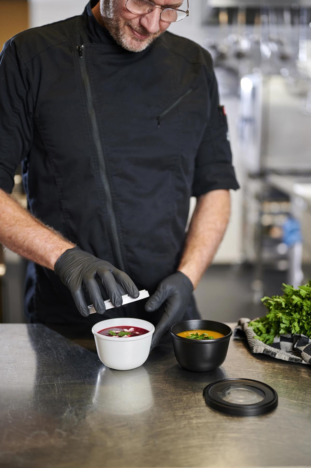 Stilvolle Mepal Pro Essschale Duo in nordic black, perfekt für vielseitige Anwendungen, aus langlebigem PET-Material gefertigt.