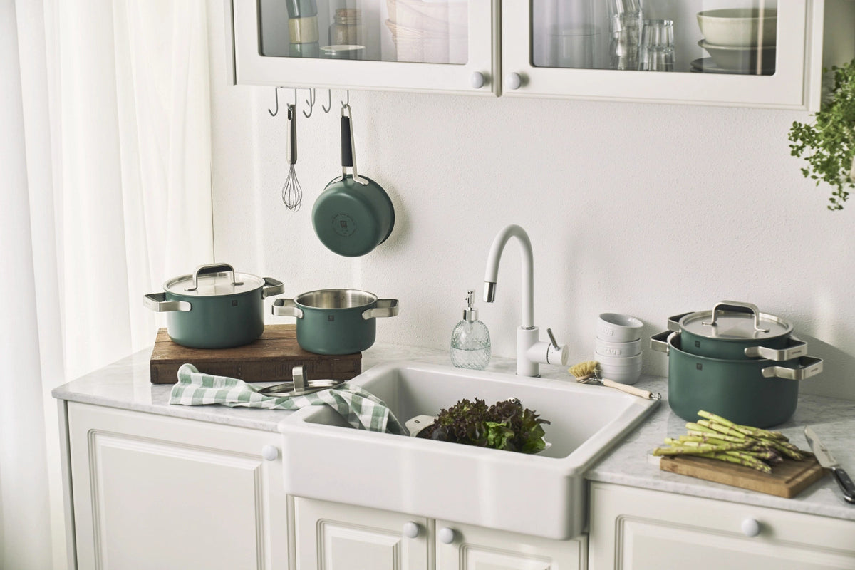 3tlg. Pure Kochgeschirrset Grün in Grün präsentiert im Onlineshop von KAQTU Design AG.  ist von Zwilling