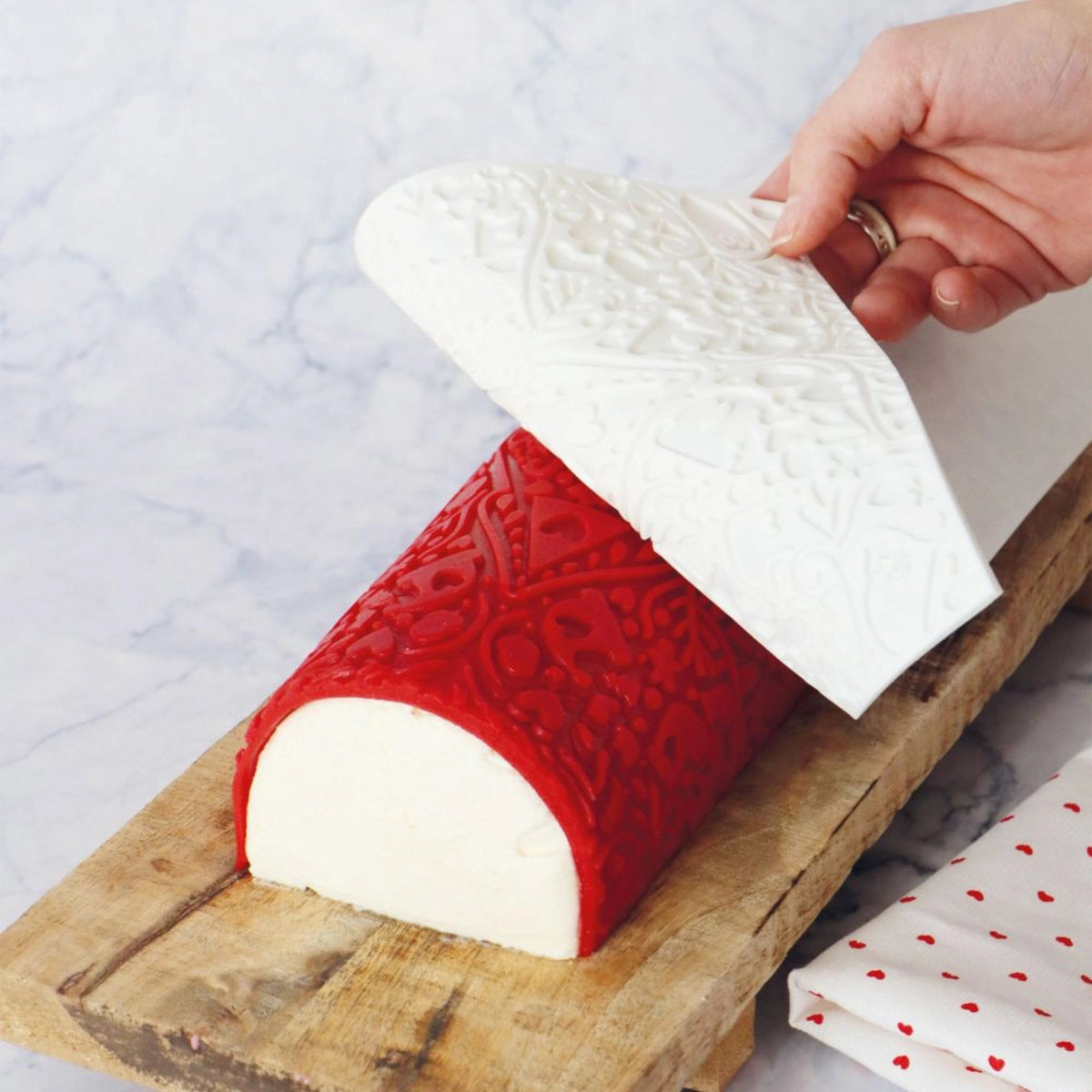 Silikonmatte für Rouladen Weihnachten 40x30cm in Weiss präsentiert im Onlineshop von KAQTU Design AG. Backen ist von Scrap Cooking