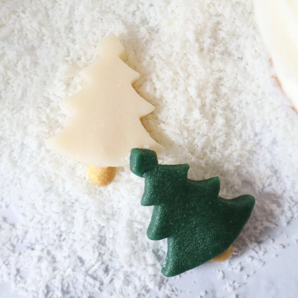 Marzipandekor Weihnachten Tannenbaum 22g in Mehrfarbig präsentiert im Onlineshop von KAQTU Design AG. Zutaten ist von Scrap Cooking