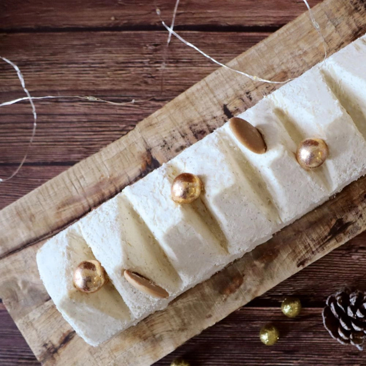 2er Set Bûche Royale in Weiss präsentiert im Onlineshop von KAQTU Design AG. Backform / Backblech ist von Scrap Cooking