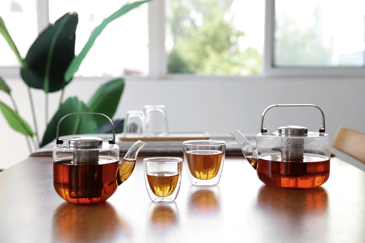 Bjorn Teekrug gross 1.2l Borosilikat in Weiss präsentiert im Onlineshop von KAQTU Design AG. Krug ist von Viva