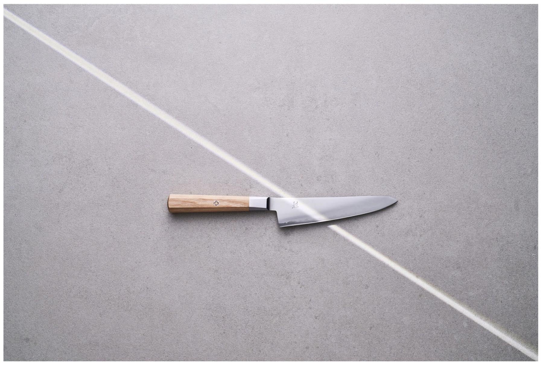 Hochwertiges 14 cm Shotoh Küchenmesser von Miyabi, Koya 4000 FC V2, mit stilvollem Design und exzellenter Schneideleistung für kreative Kochkunst.
