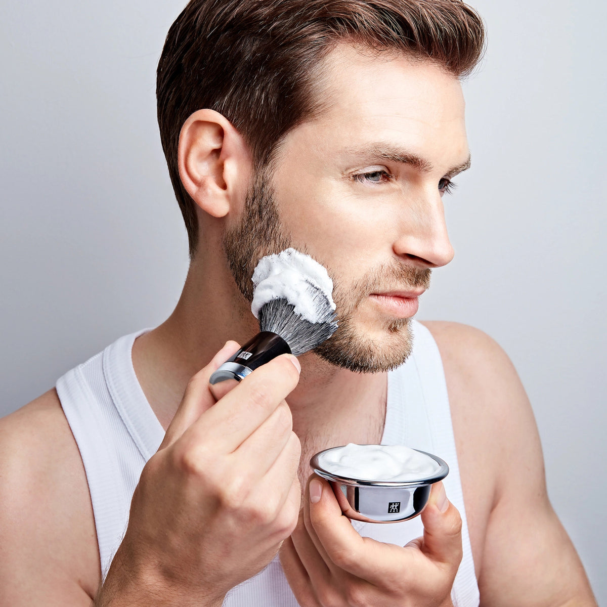 Classic Rasier Set mit Rasierer in Schwarz präsentiert im Onlineshop von KAQTU Design AG. Körperpflege ist von Zwilling Beauty