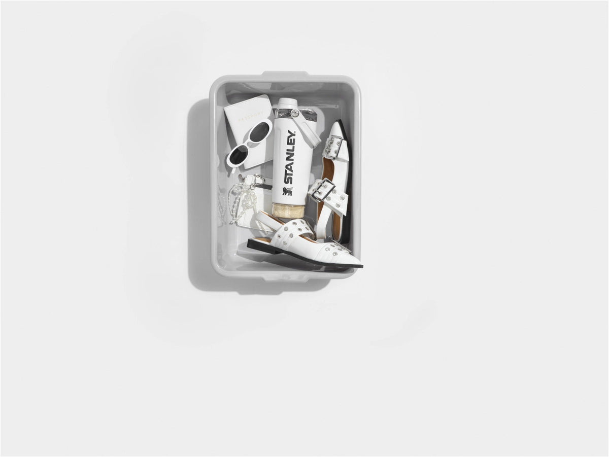 Vitalize Shaker 0.6l chalk in Weiss präsentiert im Onlineshop von KAQTU Design AG. Trinkflaschen ist von Stanley