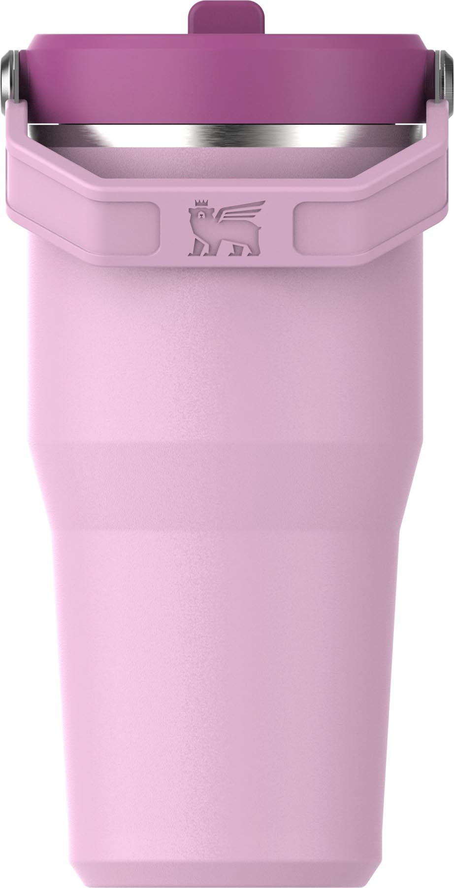 Eleganter Stanley Becher in sanftem Kirschblütenrosa, 0.6l, mit praktischem Flip Straw, ideal für erfrischende Getränke unterwegs.
