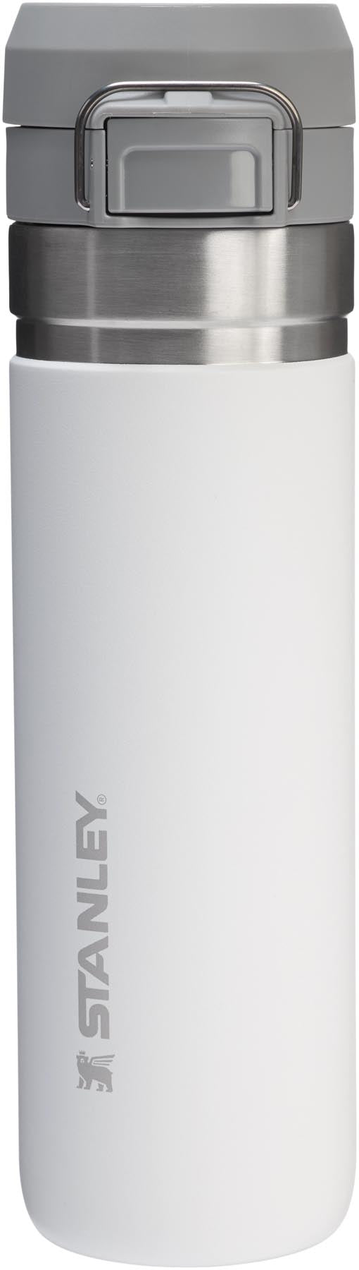 Quick-Flip Wasserflasche 0.7l frost in Weiss präsentiert im Onlineshop von KAQTU Design AG. Aufbewahrungsbehälter ist von Stanley